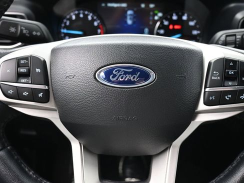 Used 2023 Ford Explorer XLT w/ Equipment Group 202A image 10