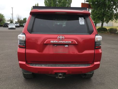 Used 2015 Toyota 4Runner SR5 AWD/4WD image 5