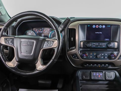 Used 2017 GMC Sierra 2500 Denali w/ Duramax Plus Package image 18