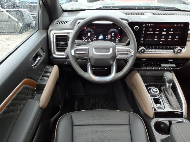 New 2026 GMC Canyon Denali w/ LPO, Denali Black Edition AWD/4WD image 18