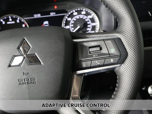 New 2026 Mitsubishi Outlander SE image 5