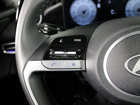 Certified 2025 Hyundai Elantra SEL image 22