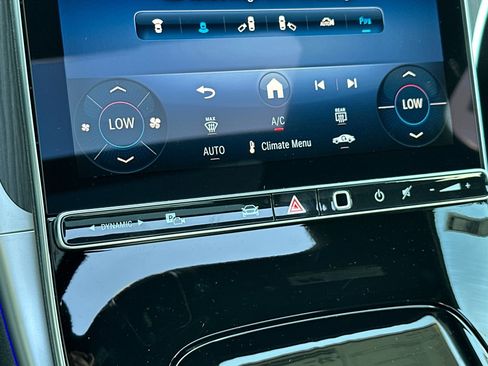 New 2025 Mercedes-Benz C 300 Sedan image 20