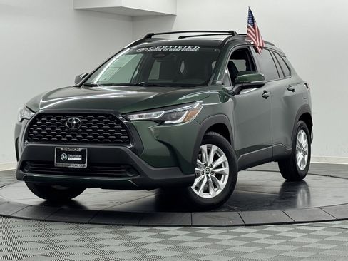 Used 2023 Toyota Corolla Cross LE image 2