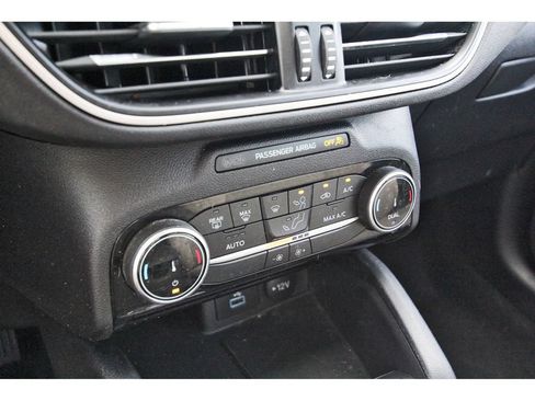 Certified 2022 Ford Escape SE w/ SE Sport Appearance Package FWD image 24