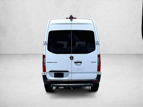 Used 2020 Mercedes-Benz Sprinter 2500 image 4