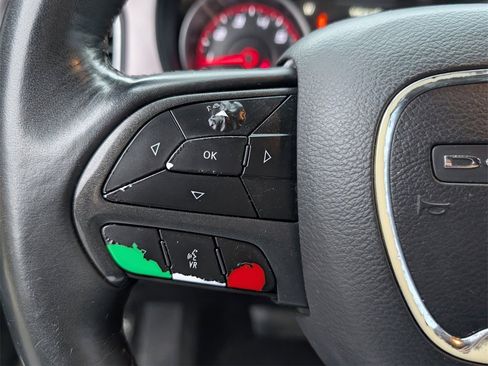 Used 2019 Dodge Charger SXT image 13