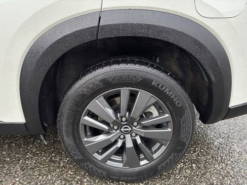 Used 2024 Nissan Pathfinder SV image 22