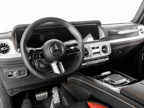 Used 2025 Mercedes-Benz G 550 G 550 image 2