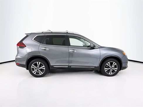 Used 2018 Nissan Rogue SL image 8