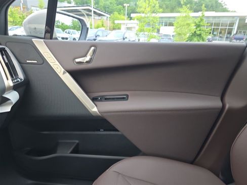 Used 2026 BMW iX xDrive45 image 26