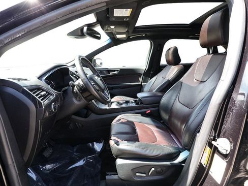 Used 2020 Ford Edge Titanium w/ Equipment Group 301A AWD/4WD image 12