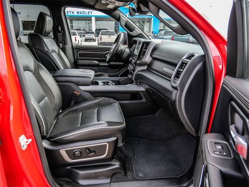 Used 2024 RAM 1500 Laramie image 13