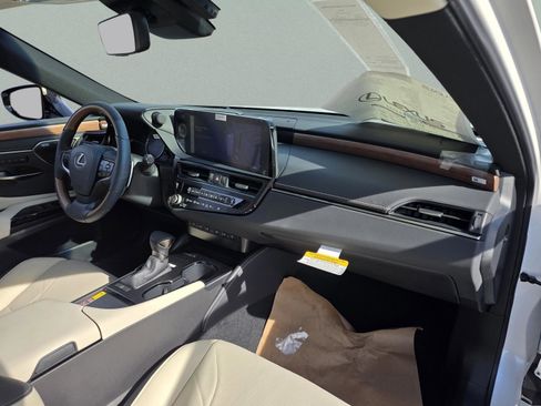 New 2025 Lexus ES 350 Ultra Luxury image 24