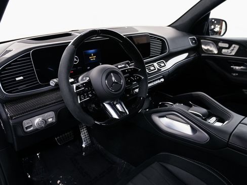 Used 2025 Mercedes-Benz GLS 63 AMG GLS 63 AMG image 9