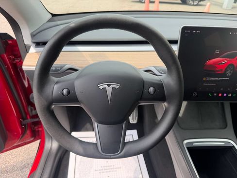 Used 2023 Tesla Model Y Long Range AWD/4WD image 11