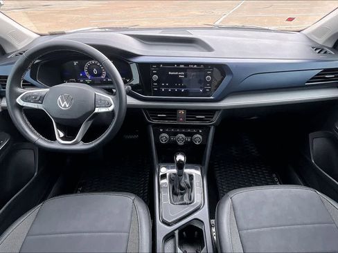 Used 2024 Volkswagen Taos SE FWD image 10