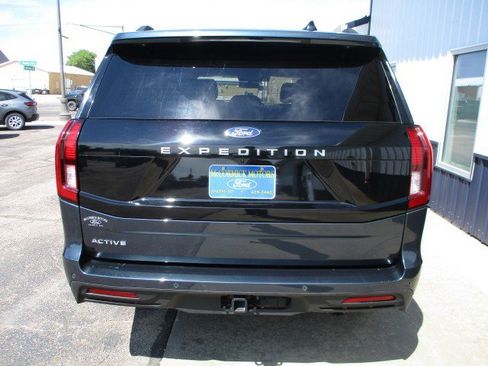 Used 2025 Ford Expedition Active AWD/4WD image 6