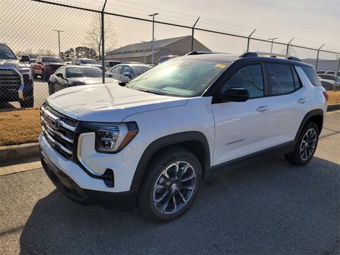 Used 2025 GMC Terrain Elevation w/ Elevation Premium Package image 10