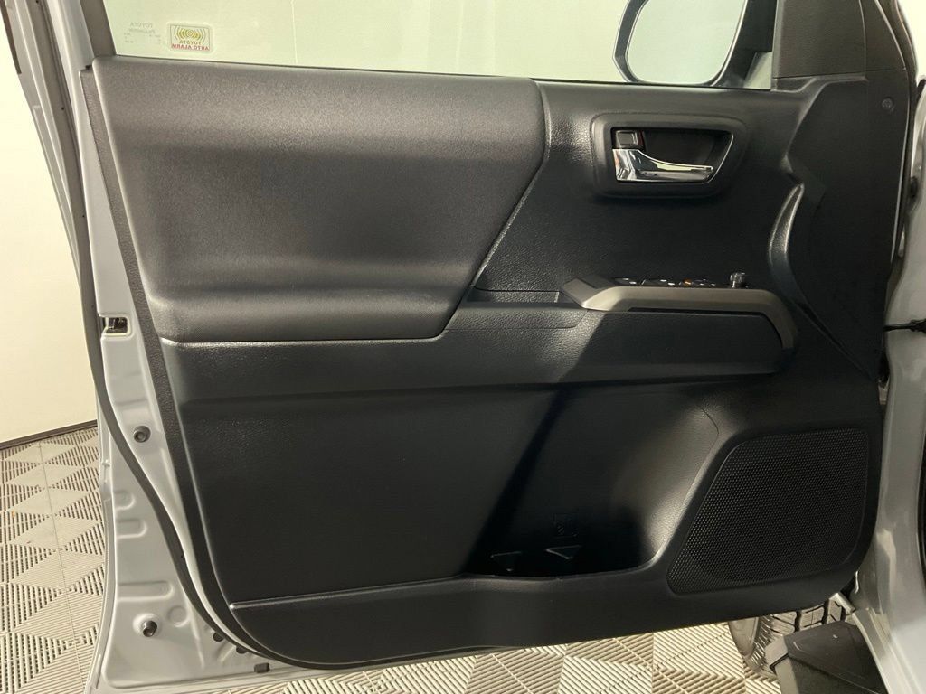 Used 2019 Toyota Tacoma TRD Sport RWD image 12