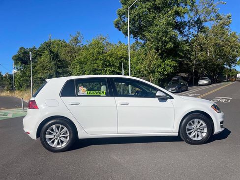 Used 2015 Volkswagen Golf S FWD image 5
