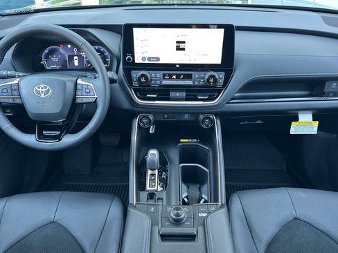 Certified 2026 Toyota Grand Highlander AWD Hybrid image 13