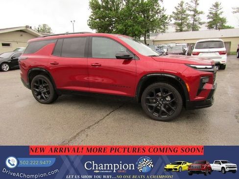 Used 2024 Chevrolet Traverse RS w/ LPO, Floor Liner Package AWD/4WD image 3
