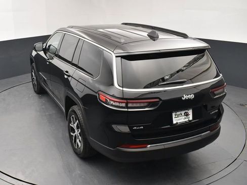 Used 2025 Jeep Grand Cherokee L Limited image 16