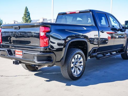 Used 2025 Chevrolet Silverado 2500 Custom image 9