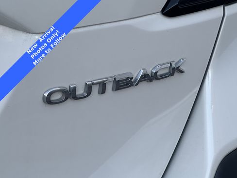 Used 2021 Subaru Outback Premium image 8