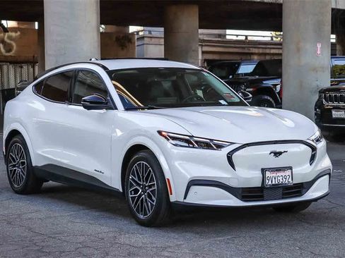 Used 2025 Ford Mustang Mach-E Premium image 3