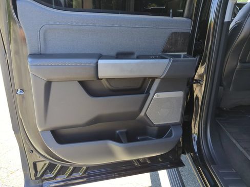 Certified 2023 Ford F250 Lariat w/ Lariat Ultimate Package AWD/4WD image 30