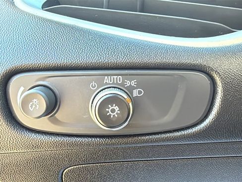 Used 2024 Chevrolet Malibu LT image 19