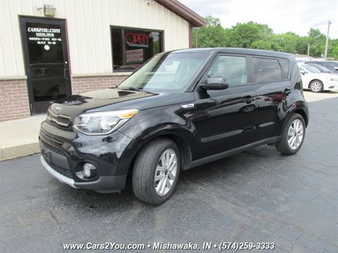 Used 2019 Kia Soul + FWD image 3