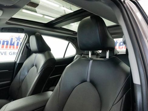 Used 2022 Toyota Camry XSE w/ Navigation Package FWD image 22