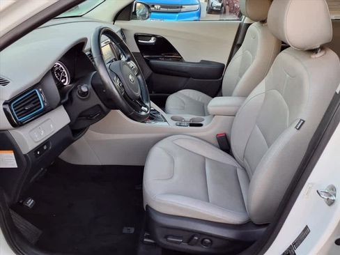 Used 2017 Kia Niro Touring image 13