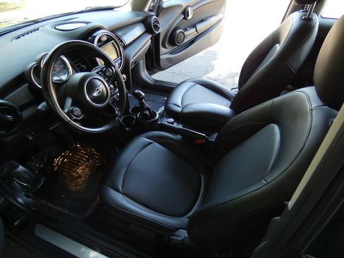 Used 2018 MINI Cooper 2-Door Hardtop FWD image 38