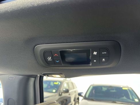 Used 2026 Chrysler Pacifica Limited w/ S Appearance Package AWD/4WD image 11