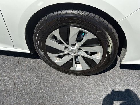 Used 2022 Nissan Altima 2.5 S FWD image 38