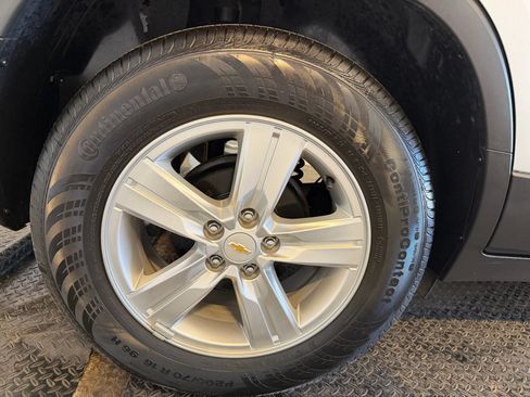 Used 2019 Chevrolet Trax LT w/ LT Convenience Package FWD image 37