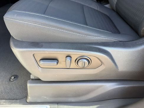 Used 2022 Chevrolet Silverado 1500 RST AWD/4WD image 19