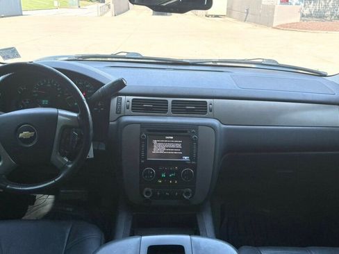 Used 2013 Chevrolet Avalanche LT image 21