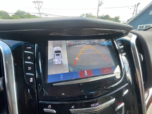 Used 2017 Cadillac Escalade Premium Luxury AWD/4WD image 18