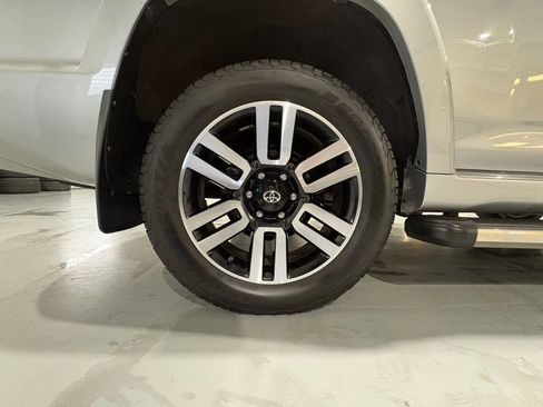 Used 2017 Toyota 4Runner Limited w/ Four Season Floor Mat Package AWD/4WD image 60