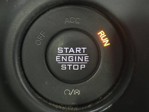 Used 2023 Jeep Gladiator Sport AWD/4WD image 22
