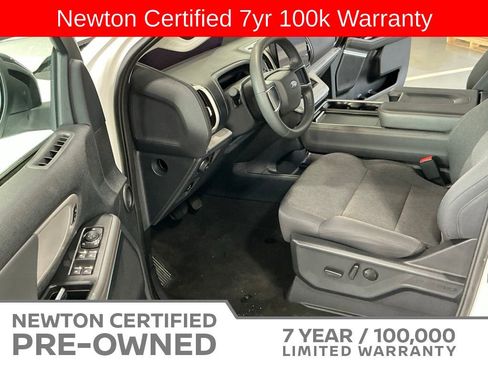 Used 2025 Ford Expedition Max Active AWD/4WD image 3