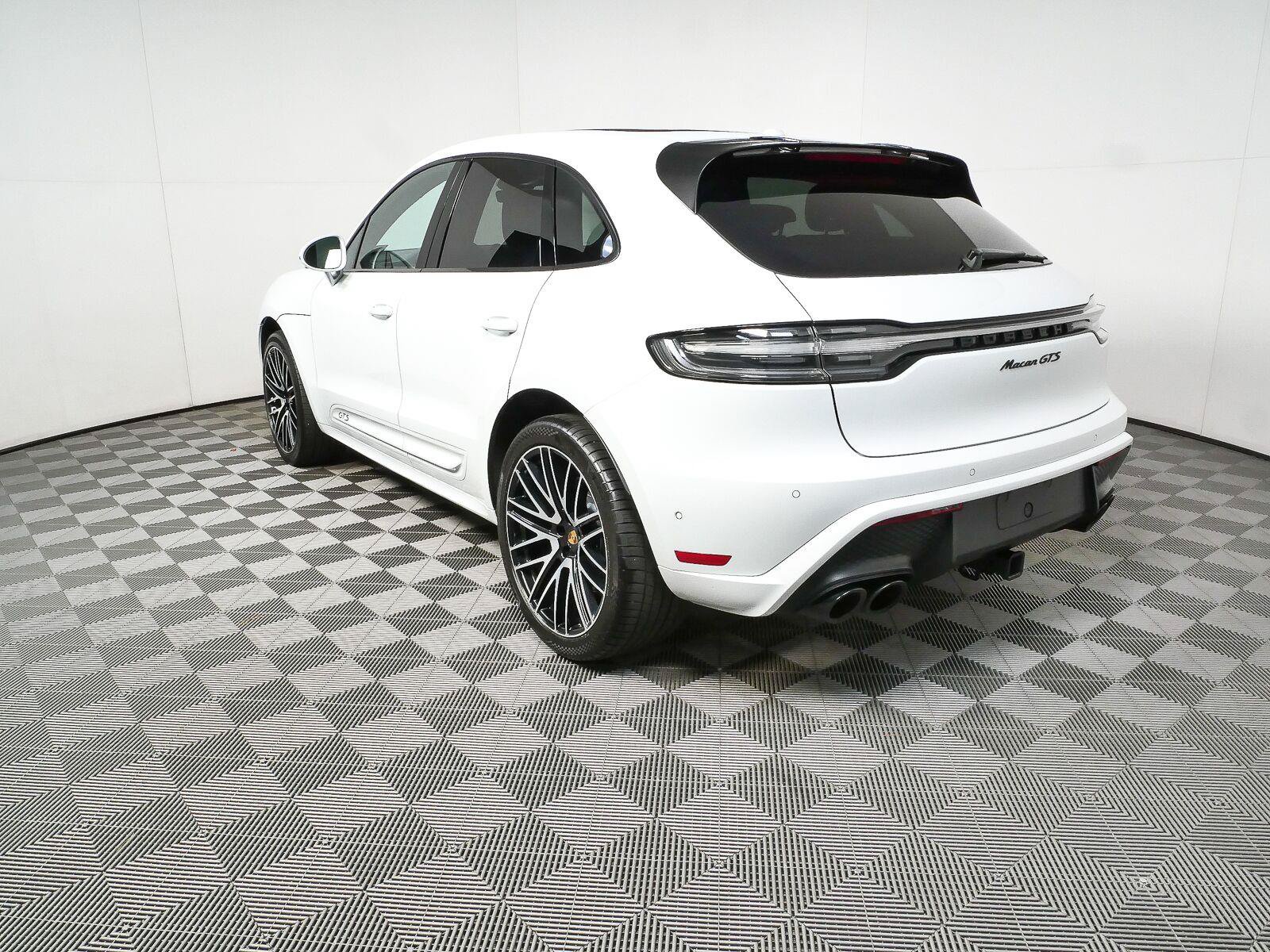 Certified 2023 Porsche Macan GTS AWD/4WD image 3