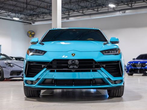 Used 2024 Lamborghini Urus S image 2