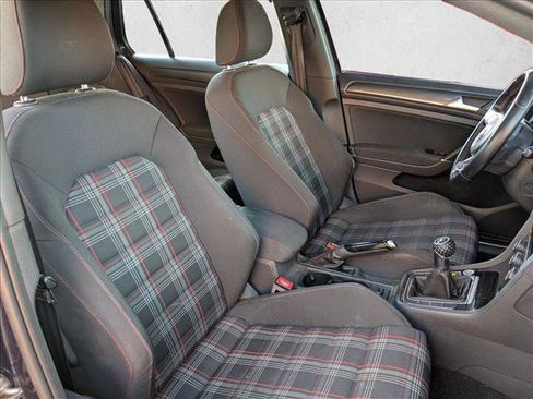 Used 2018 Volkswagen GTI SE FWD image 20