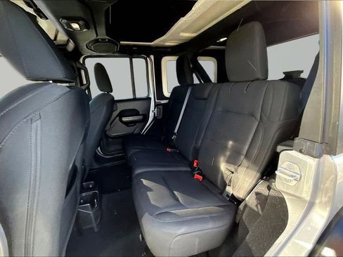 Used 2018 Jeep Wrangler Unlimited Sport S image 19